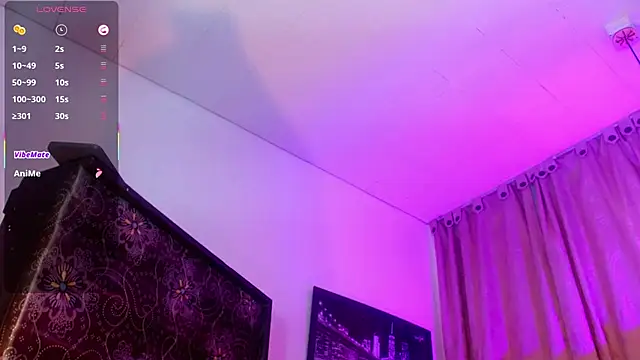 katha_Crawford webcam