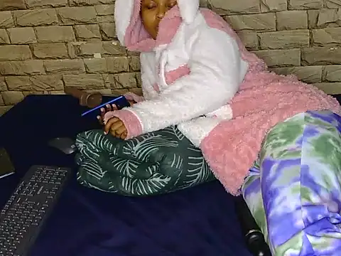 Sweethoneyglow webcam