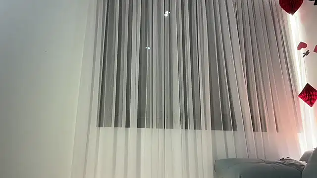 Mika_Miller webcam