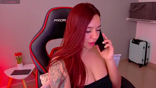 samantha_tattu webcam