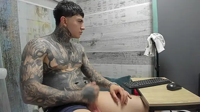 Gury_tattoo webcam