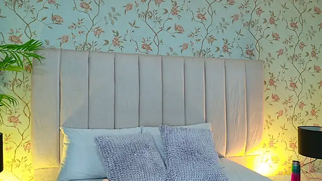 Carrie_GB webcam