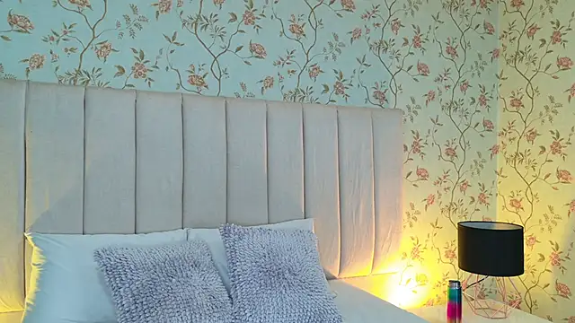 Carrie_GB webcam