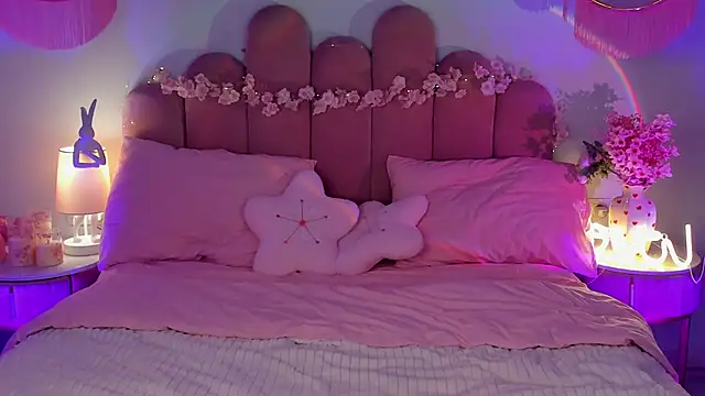 ElsaYoung webcam