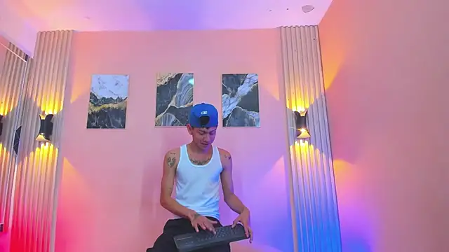 Marcus_and_Tony webcam