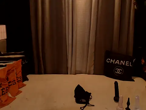 YourMistressAggy webcam