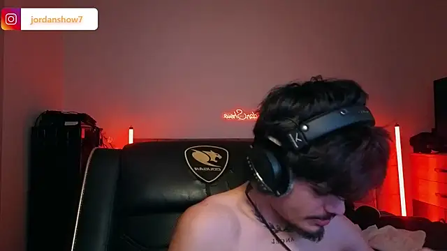 JordanShow webcam