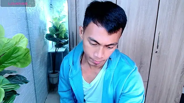 PinooyMilker webcam