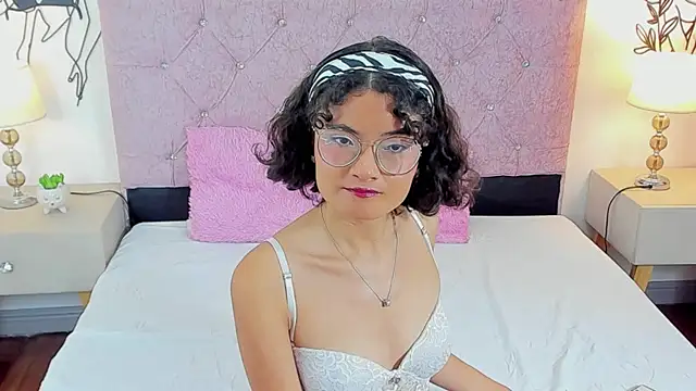 MirandaLawrens_ webcam