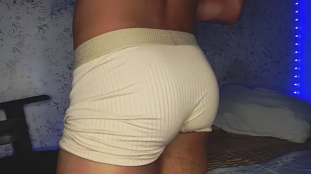 tonydesire_ webcam