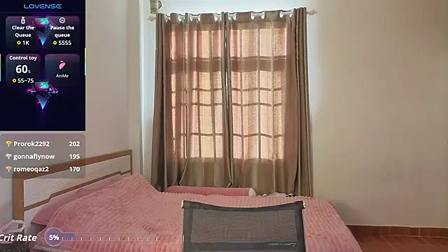 mmmilaniia webcam