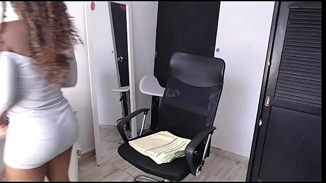 avis_lara webcam