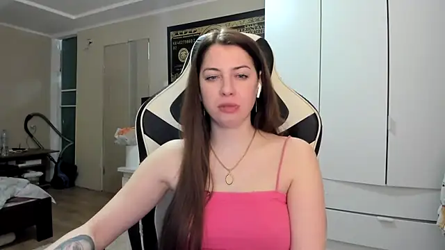 EmiLovsi webcam
