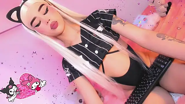 Miss-Saraii live sex cam