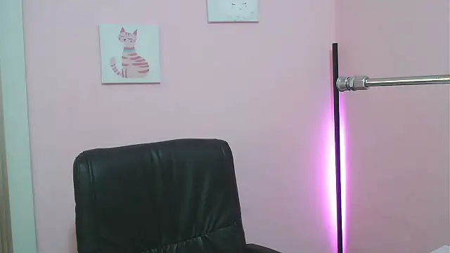 yourlittle_kathe - Yourlittle_kathe's free webcam - UK Sex Cams