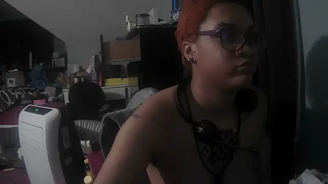 nickytheehawtie - Nickytheehawtie's free webcam - UK Sex Cams