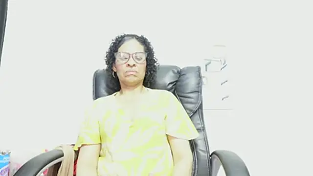Aries_Mature webcam