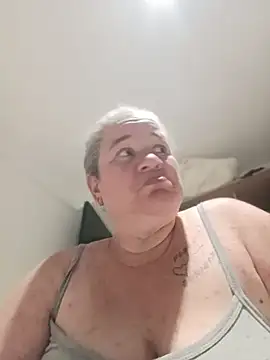 CheekySnowQueen_69 webcam