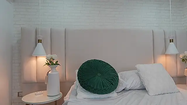 nina_gb webcam