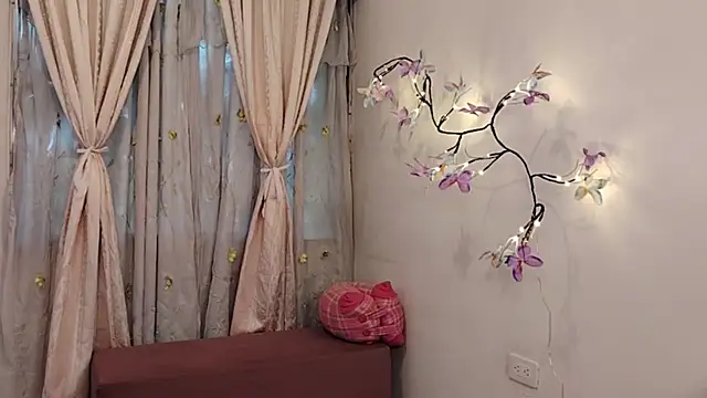 bella_exhibition (Ask my age) - I play cowgirl