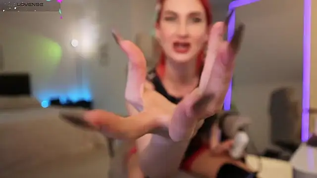 Lady_RedAlexa_RA webcam