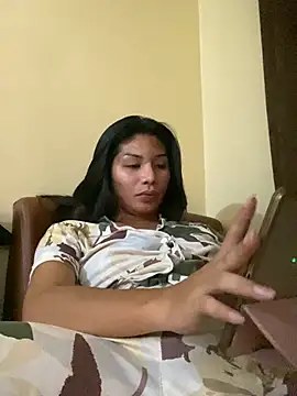 MaxxineMorenaTs webcam