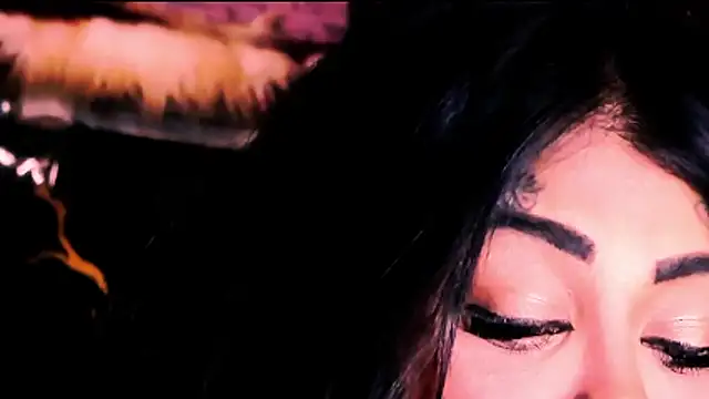 indian_dreamgirl webcam