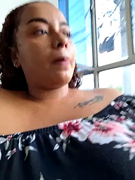curly_girl_31 webcam