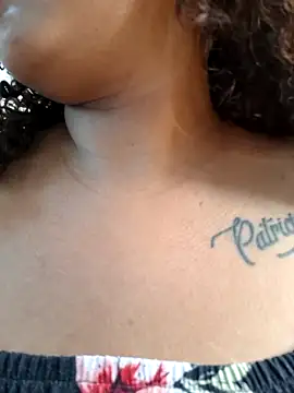 curly_girl_31 webcam