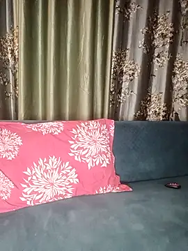 Virgin_Aisha webcam