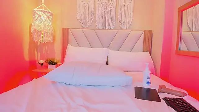 NahimiThompson webcam