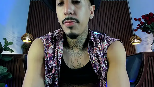 donovan_desmond (M young) - Let's take a shot🌶️ together 😏