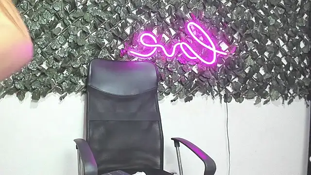 sofia_franco_ (F young) - show    dildo  squirt