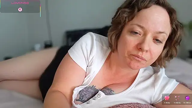 julimonroe webcam