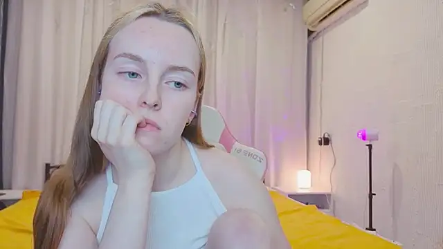 bae_cake_ webcam