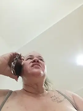 CheekySnowQueen_69 webcam