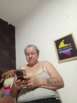 CheekySnowQueen_69 webcam