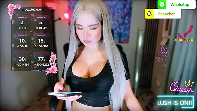 xBigSurpriseLorainex webcam