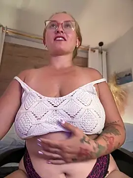 halaaa_1 - Halaaa_1's free webcam - UK Sex Cams