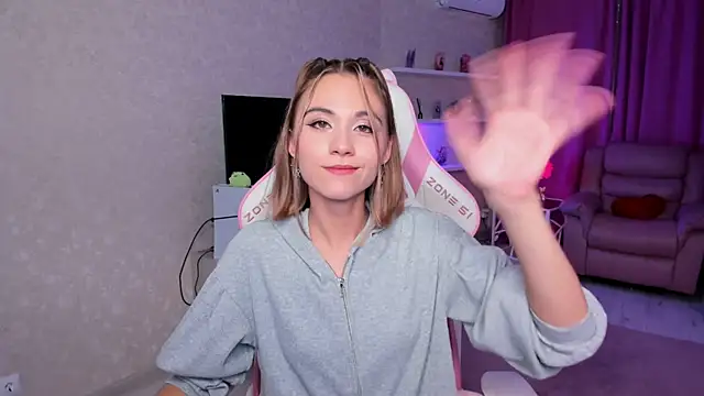 EllaCurtis webcam