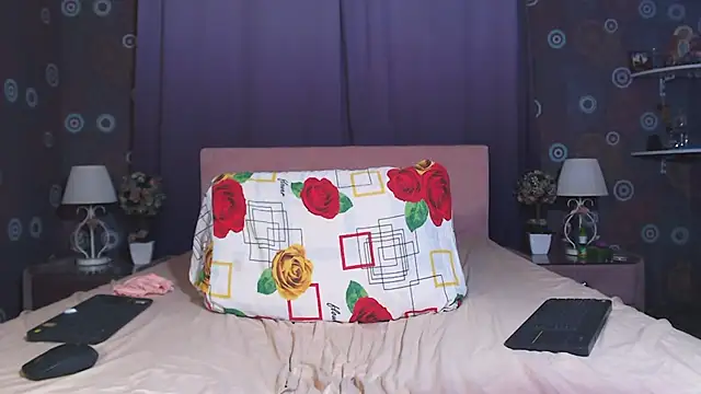 SquirtyAlice webcam