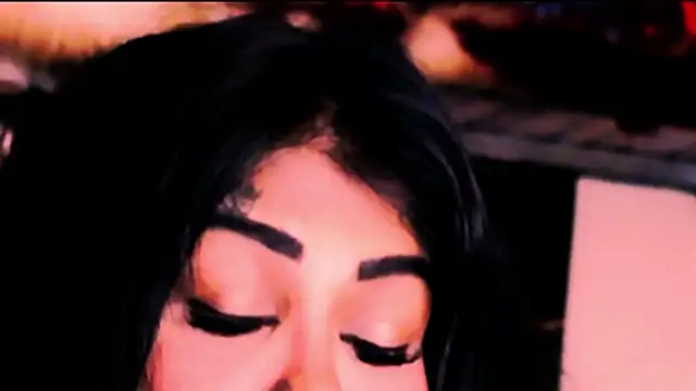 indian_dreamgirl webcam