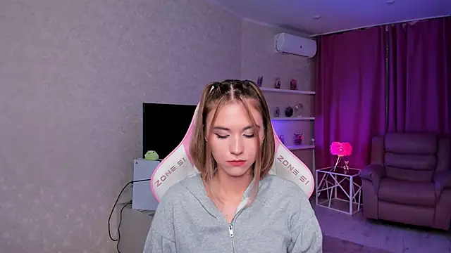 Ella Curtis (EllaCurtis)