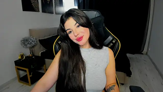 AlluringAriel webcam