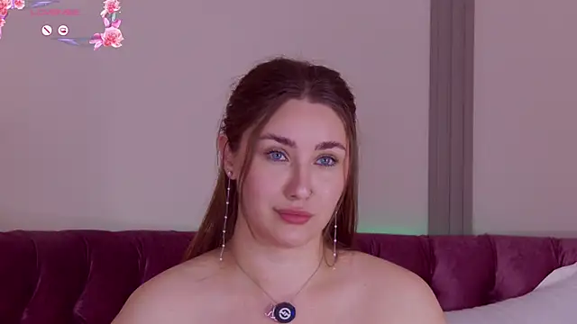 KiraBarlows webcam