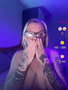 Curvy-Cleo webcam