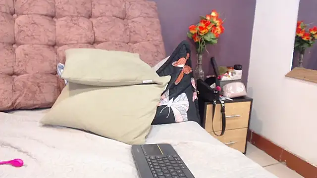 KateWelsin webcam