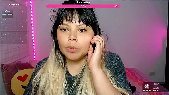 EllieMoonX webcam