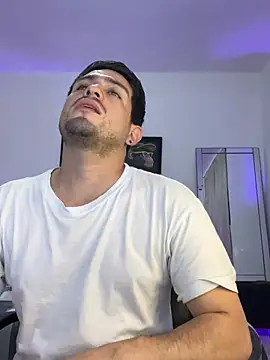 williamsmiiths16 live sex cam