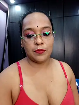 Webcam Model (hornyrosy321)  is live.Free join now!